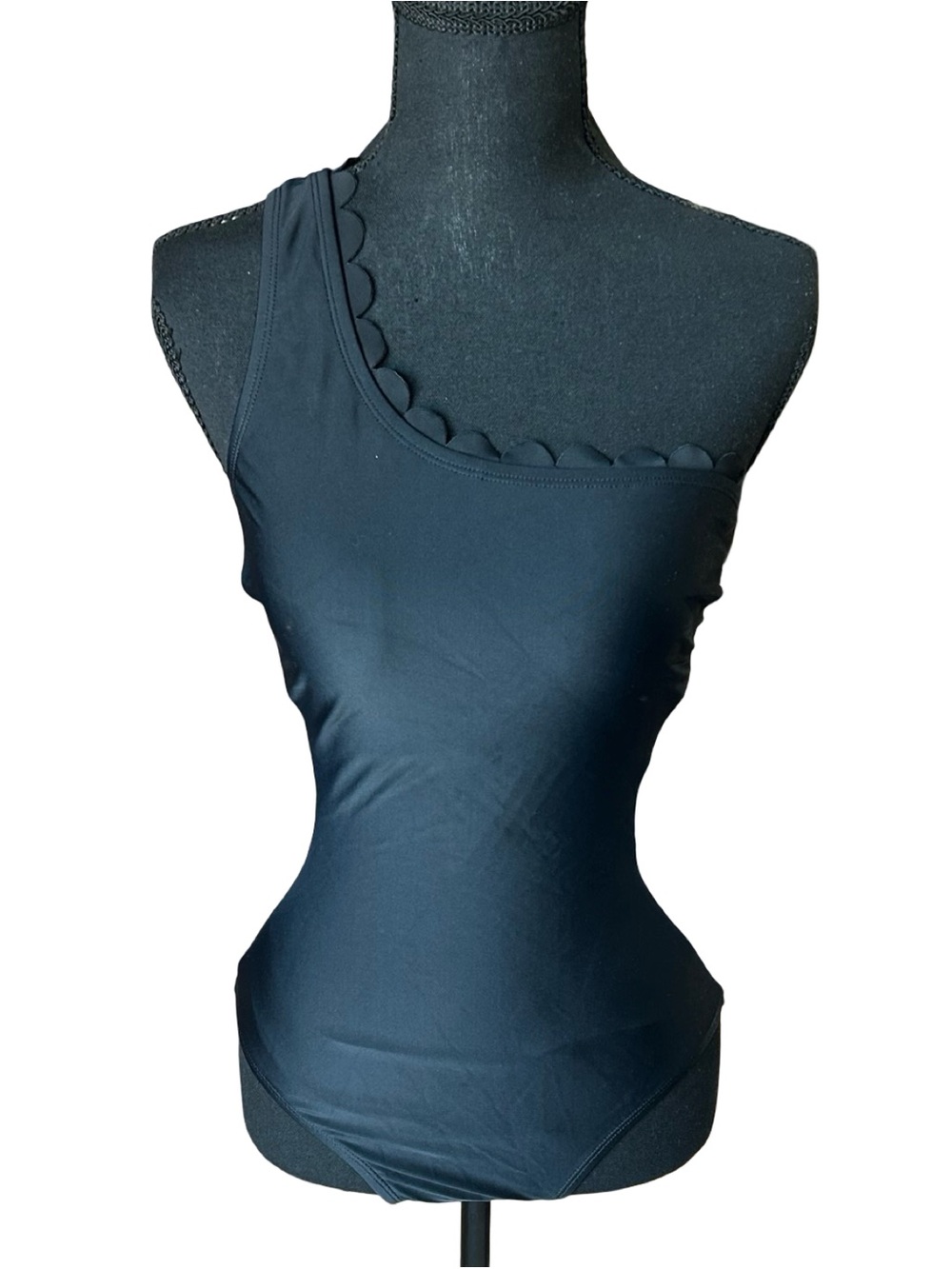 Cupshe One Shoulder Scallop Trim One Piece Swimsuit Black White NWT Size Medium